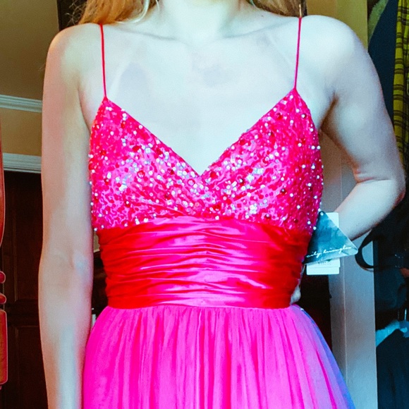 FORMAL DRESS - Picture 2 of 6